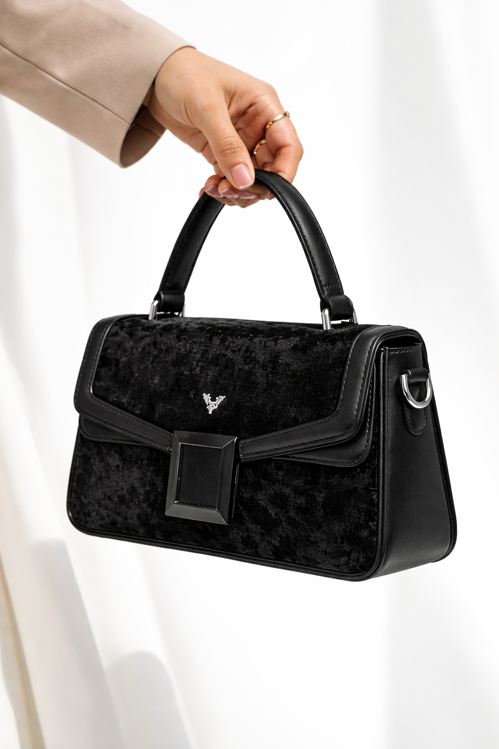 Mirae Chic Black Handbag